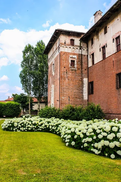 HDR Lagnasco hrad v Lagnasco — Stock fotografie