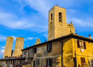 HDR görünümü San Gimignano şehri