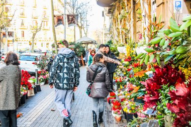 Barcelona, İspanya - 01 Ocak 2015: Barselona şehrinin gelen yüksek dinamik aralık (Hdr) turist