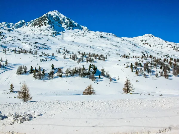 HDR Bernina, Sveitsi — kuvapankkivalokuva