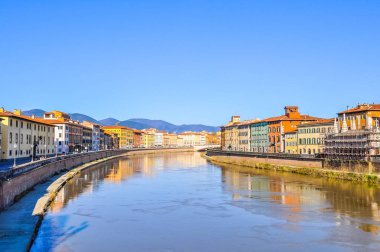 HDR Arno Nehri banka Pisa