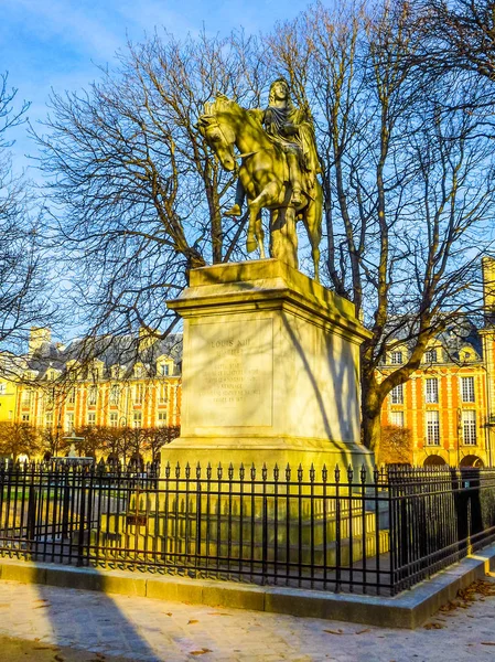 Alcance Dinâmico Hdr Praça Place Des Vosges Paris França — Fotografia de Stock