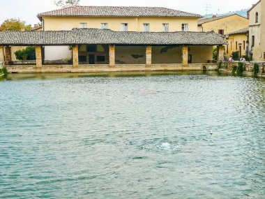 Yüksek dinamik aralık (Hdr) görünümü Bagni Vignoni doğal spa Hamam Toskana, İtalya