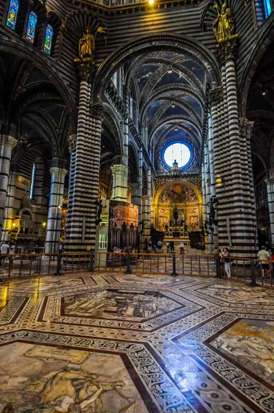 HDR katedrály v Sieně — Stock fotografie