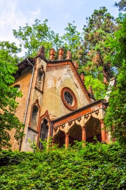 Yüksek dinamik aralık (Hdr) Castello del Roccolo kale Güney Piedmont İtalya