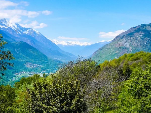 Korkea Dynaaminen Alue Hdr Näkymä Aosta Valley Italia Kaupungista Vincent — kuvapankkivalokuva