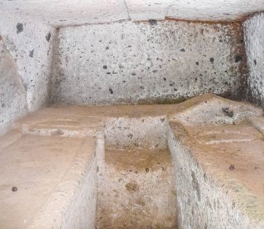 Cerveteri, İtalya - Haziran 2016 yaklaşık: Yüksek dinamik aralık (Hdr) Etrüsk nekropol Banditaccia