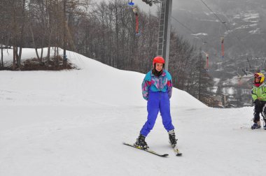 Balme, İtalya - Şubat 2017 yaklaşık: Aosta Vadisi Kayak turist