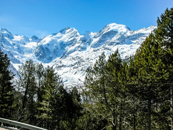 Yüksek Dinamik Aralık Hdr Görünümü Piz Bernina Alps Sviçre Dağlarında — Stok fotoğraf