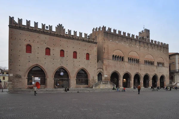 Place Piazza Cavour à Rimini — Photo