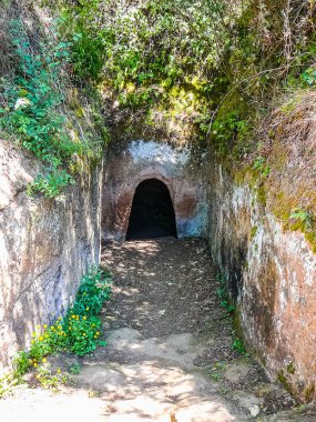 Cerveteri, İtalya - Haziran 2016 yaklaşık: Yüksek dinamik aralık (Hdr) Etrüsk nekropol Banditaccia