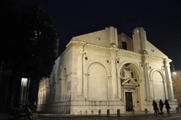 Tempio Malatestiano (Tempio Malatesta) a Rimini — Foto Stock