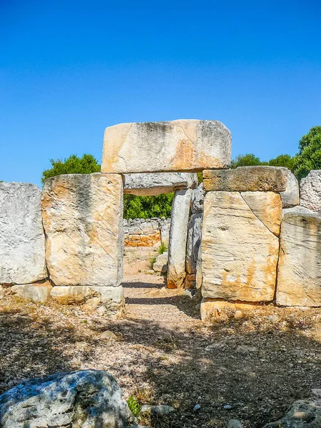 メノルカ島 スペインでトレ電 Galmes Talayotic 考古学的なサイトの高ダイナミック レンジ Hdr 古代遺跡します — ストック写真