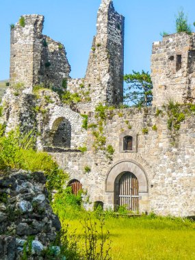 Yüksek dinamik aralık (Hdr) Harabeleri antik Rocca sur Caserta, İtalya