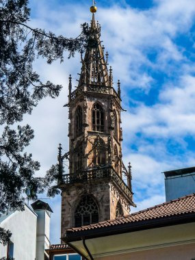 Yüksek dinamik aralık (Hdr) Santa Maria Assunta Katedrali Bolzano, İtalya