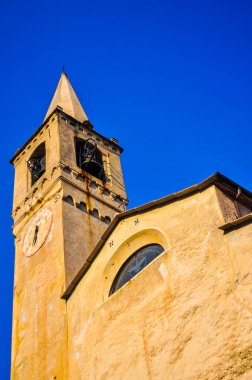 Yüksek dinamik aralık (Hdr) şehir Castelvecchio'yu di Rocca Barbena, Savona, Liguria, İtalya