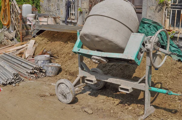 Kruiwagen Hand Aangedreven Voertuig Een Bouwterrein — Stockfoto