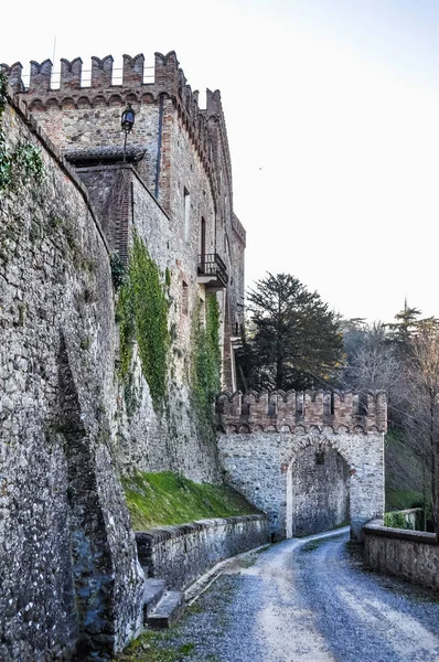 Tabiano カステッロ Tabiano Terme イタリアでの高ダイナミック レンジ Hdr 古代の自治区 — ストック写真