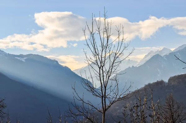 Yüksek Dinamik Aralık Hdr Panoramik Dağ Kış Sahne — Stok fotoğraf