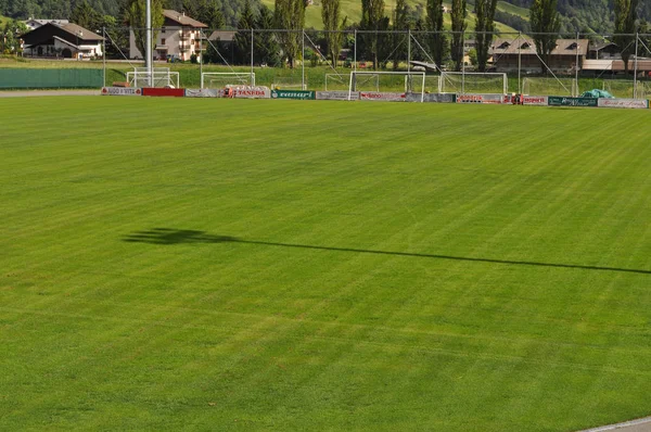 Футбольная площадка в Бормио — стоковое фото