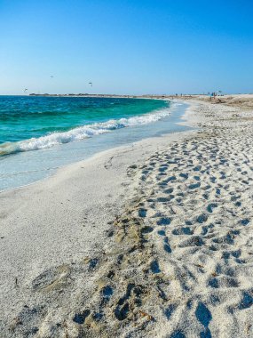 Yüksek dinamik aralık (Hdr) görünümünü plaj ve deniz Mari Ermi, İtalya