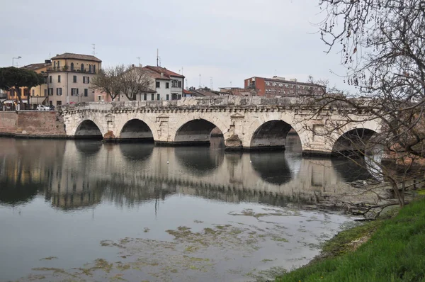 庞迪蒂贝里奥 指提庇留桥 又名桥的奥古斯都在意大利里米尼 — 图库照片