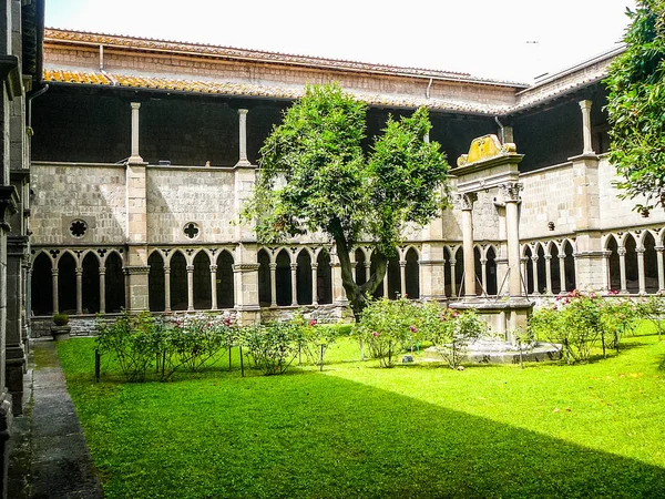 HDR Santa Maria della Verita kostel ve Viterbo — Stock fotografie