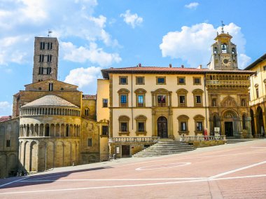 Yüksek dinamik aralık (Hdr) görünümü Toskana, İtalya - Piazza Grande Meydanı Arezzo şehir