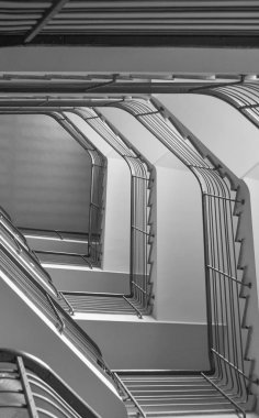 perspektif görünümü aşağıdan görülen bir merdiven merdiven