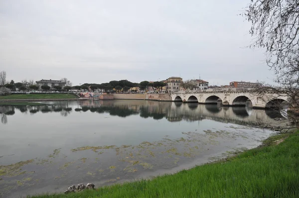 ポンテ ティべリ イタリア リミニのアウグストゥスの つまり ティベリウス橋 別名橋 — ストック写真