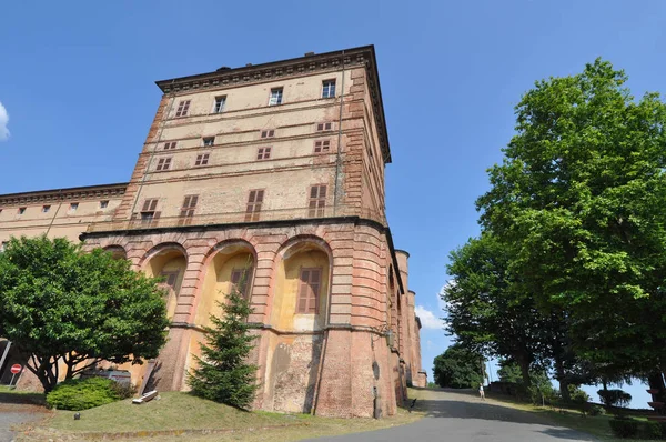 Castelo de Moncalieri em Moncalieri — Fotografia de Stock