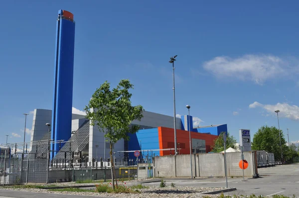 Energía procedente de la planta de residuos de Grugliasco, cerca de Turín — Foto de Stock