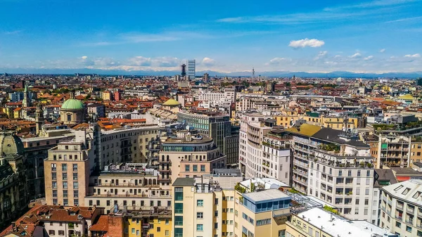 Milan, İtalya şehrin yüksek dinamik aralık (Hdr) havadan görünümü