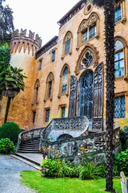 Yüksek dinamik aralık (Hdr) Castello del Roccolo kale Güney Piedmont İtalya