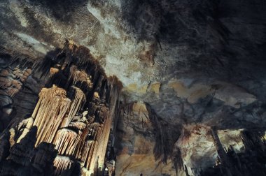 Mayorka'da Cuevas del Drach mağaralar