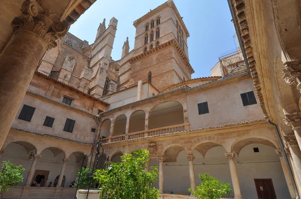 Katedra Najświętszej Maryi Panny w Palma De Mallorca — Zdjęcie stockowe