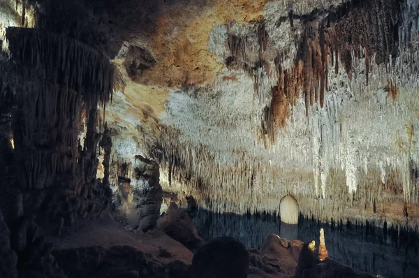 奎瓦斯德祖格拉穆尔迪 del Drach 洞穴 — 图库照片