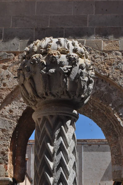 Cathedral cloister in Monreale — Stock Photo, Image