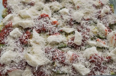 kabak (Cucurbita pepo) aka kabak domates ve Peynirli sebzeli yemekler ile sebze ızgara