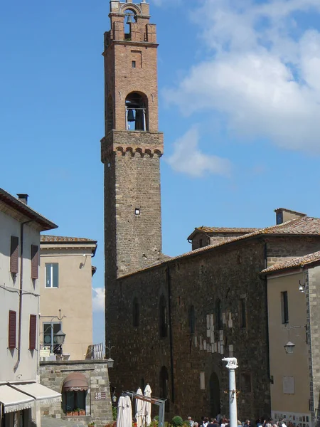 Uitzicht op de stad van Montalcino — Stockfoto