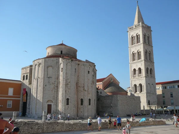 Visa av den kyrkan i Zadar — Stockfoto