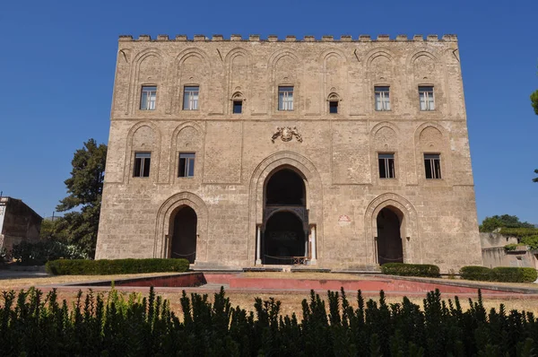 ジザ宮殿の都市パレルモ イタリア — ストック写真
