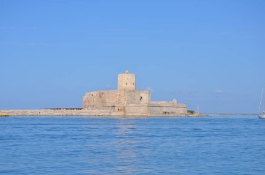Trapani 'deki La Colombaia kalesi.