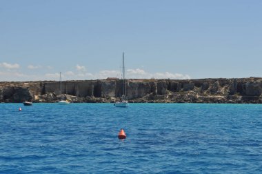 Trapani, İtalya - Eylül 2017 yaklaşık: Beach adlı Eagadian Adaları