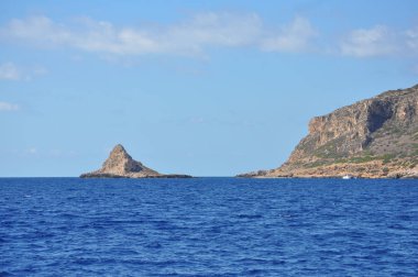 Kumsalda Eagadian Adaları Trapani, İtalya