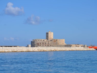 Trapani 'deki La Colombaia kalesi.