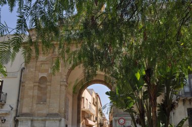 Porta Nuova Marsala, İtalya (yeni kapı anlamına gelir)