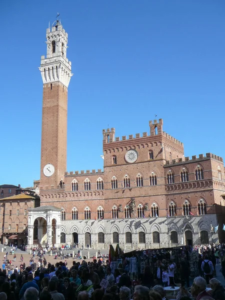 Mangia Tower v Piazza del Campo Siena — Stock fotografie