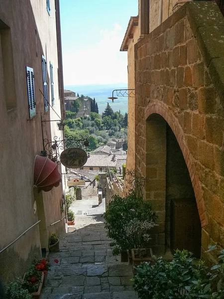 Uitzicht op de stad van Montalcino — Stockfoto