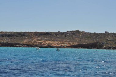 Kumsalda Eagadian Adaları Trapani, İtalya